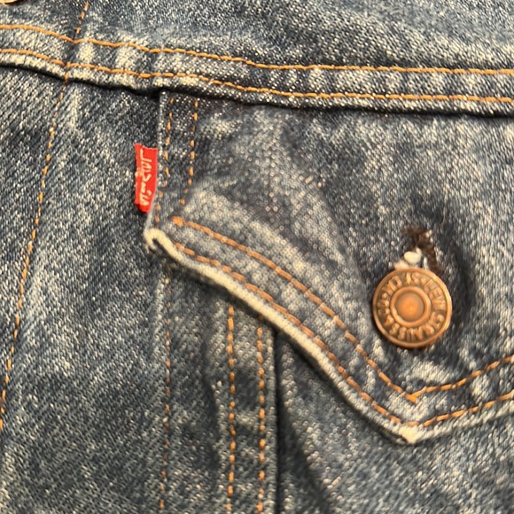 LEVI’S DENIM JACKET - Picture 7 of 7